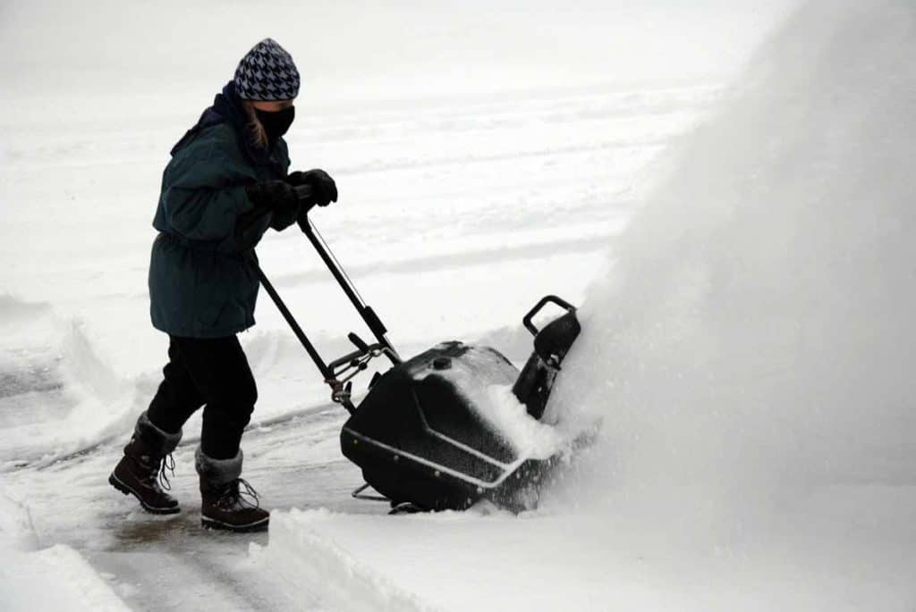 When is the Best Time to Buy a Snow Blower? | SnowBlowers.net